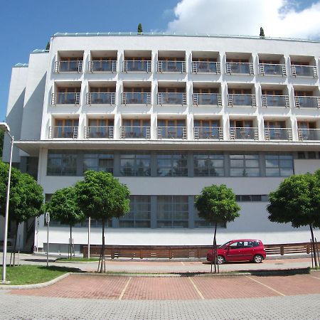 ホテルDebreceni Postas Udulo エクステリア 写真